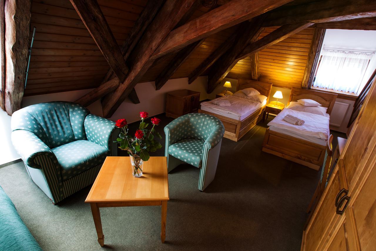 Hotel U Lipy Krusovice Kültér fotó