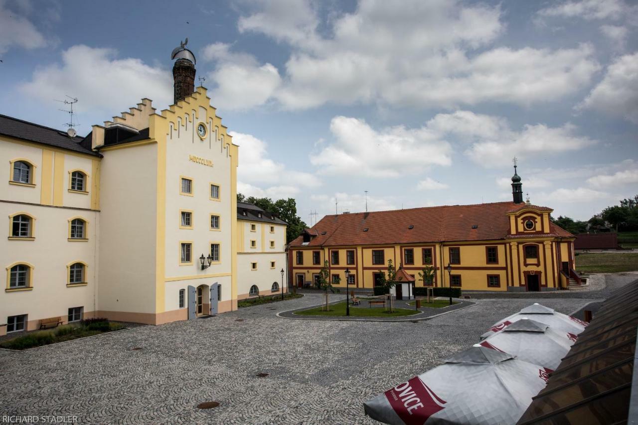 Hotel U Lipy Krusovice Kültér fotó